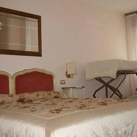 Szálloda Serena 3*