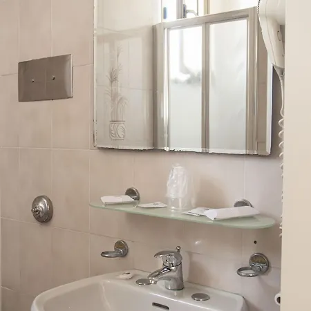 Serena Hotel 3*