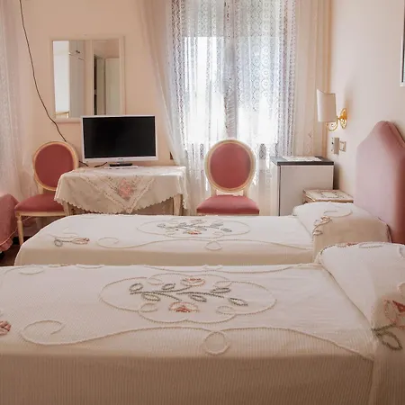 Hotel Serena 3*