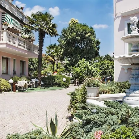 Hotel Serena 3*