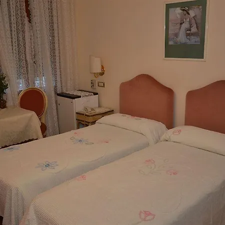 فندق سيرينا 3*