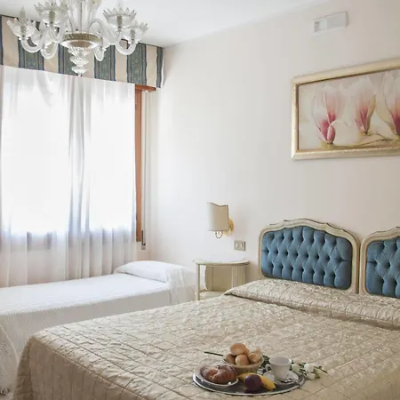 Hotel Serena 3*